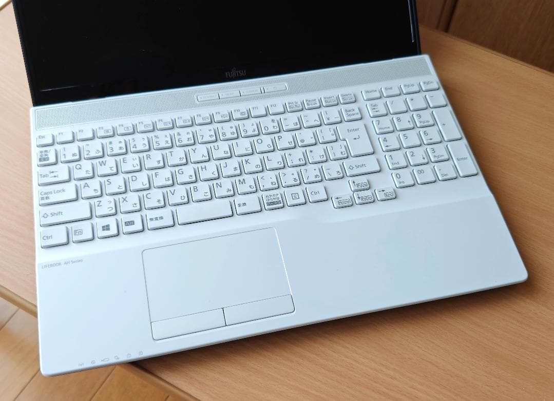 Fujitsu Lifebookノートパソコン