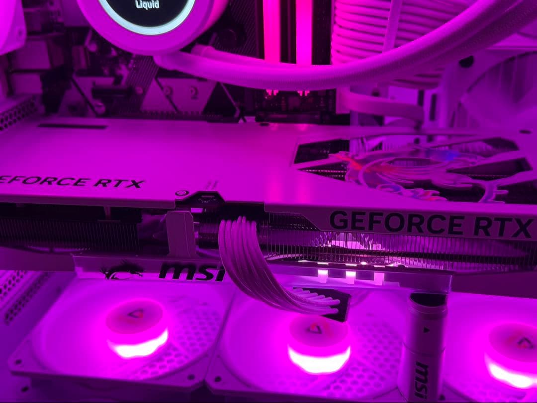 【使用少】RTX5070Ti グラフィックボード 中古美品 即発送