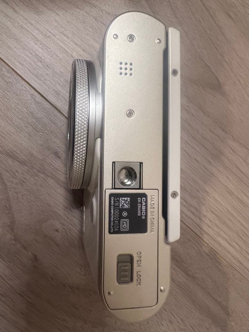 美品　CASIO EXILIM EX-ZR4000