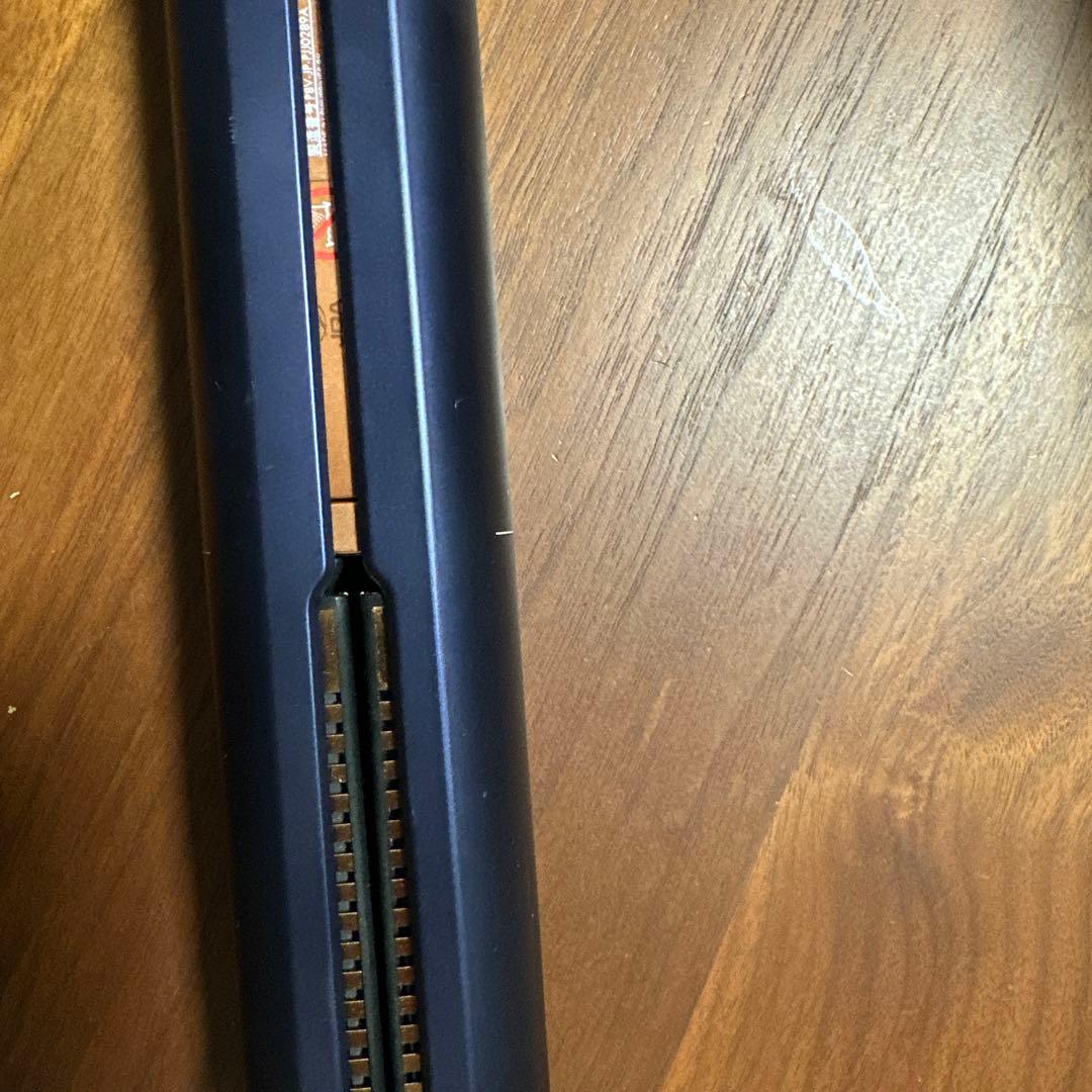 ダイソン　コードレスストレートアイロン　P8V-JP-PJJ0289A