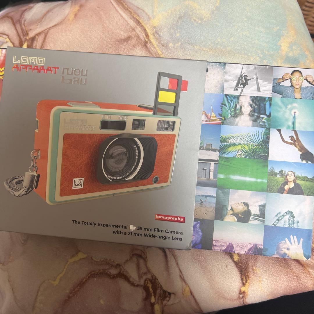 Lomography フィルムカメラ（保証書付き、電池・フィルムなし）