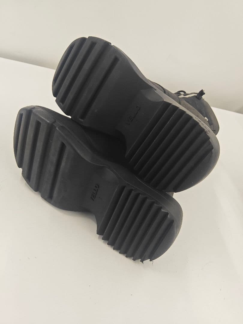 YELLO BAISEN SHORT BOOTS　Sサイズ　完売　芸能人多数