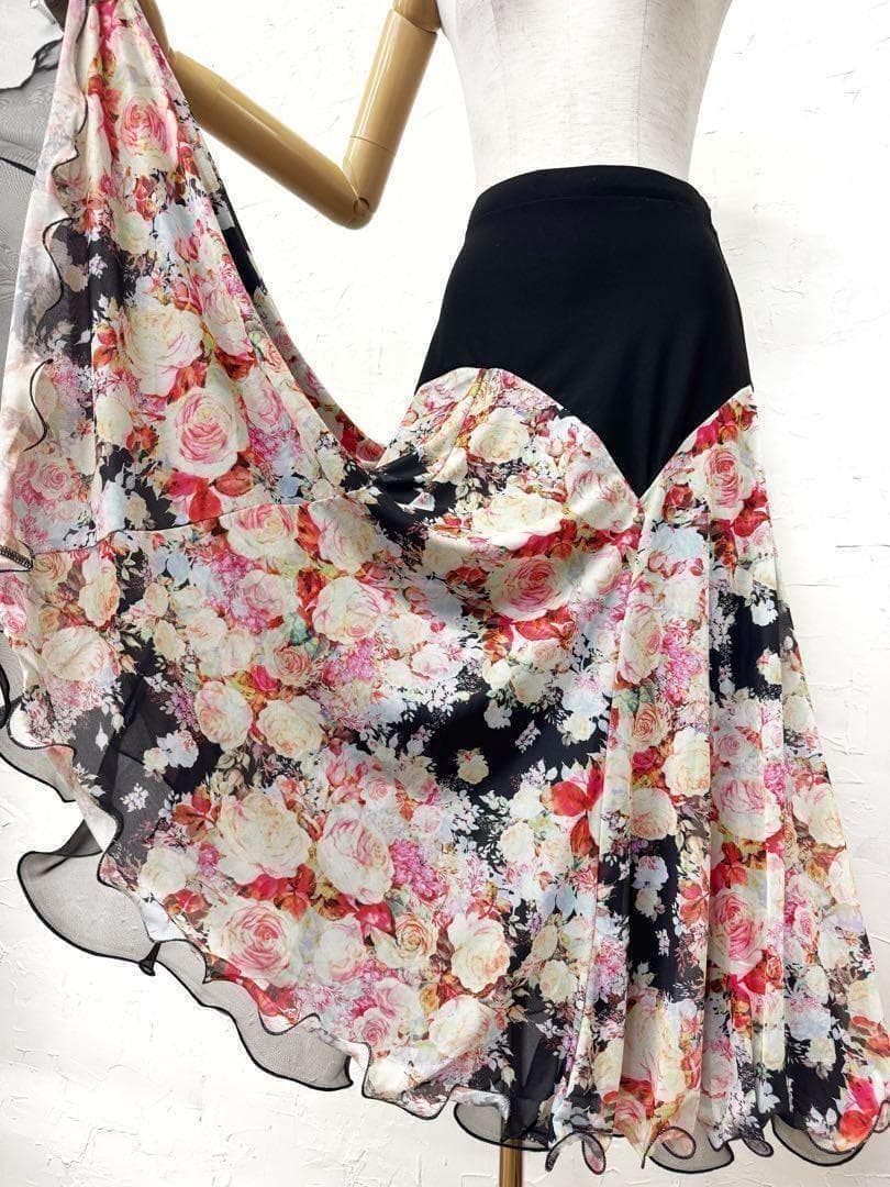 【パーティーに】新品　社交ダンス　バルーン袖　花柄セットアップ黒ｂ301