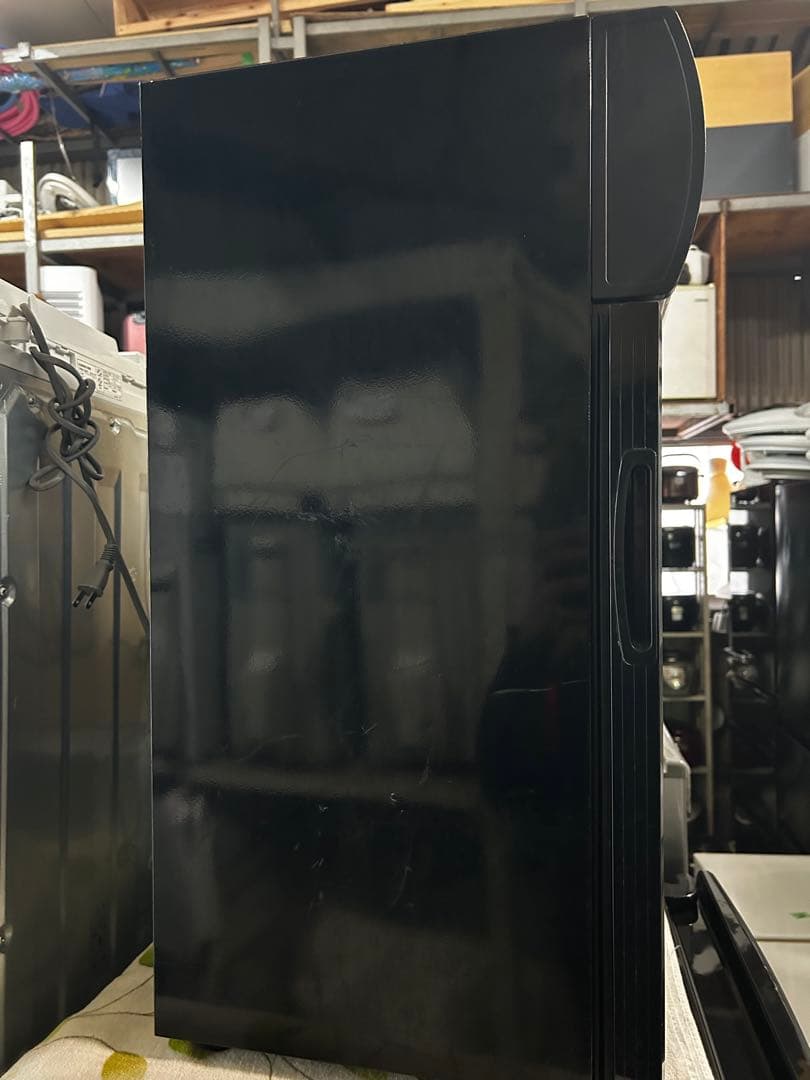 ガラスドア冷蔵庫 ホワイト/ブラック