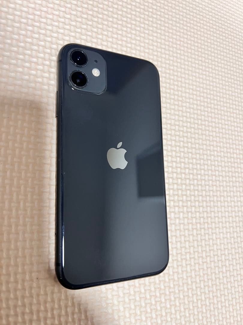 iPhone 11 64GB ブラック 本体 SIMロック解除