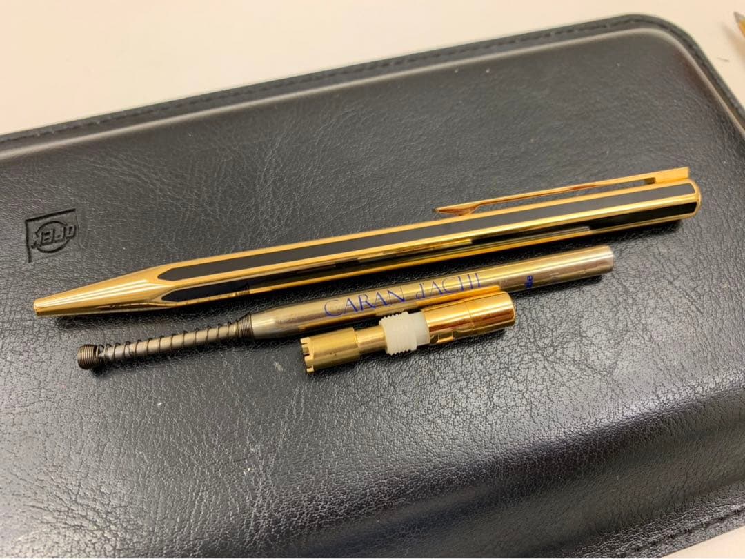 筆記OK良品 カランダッシュ ボールペン ストライプ 金黒 ノック式 青 GP