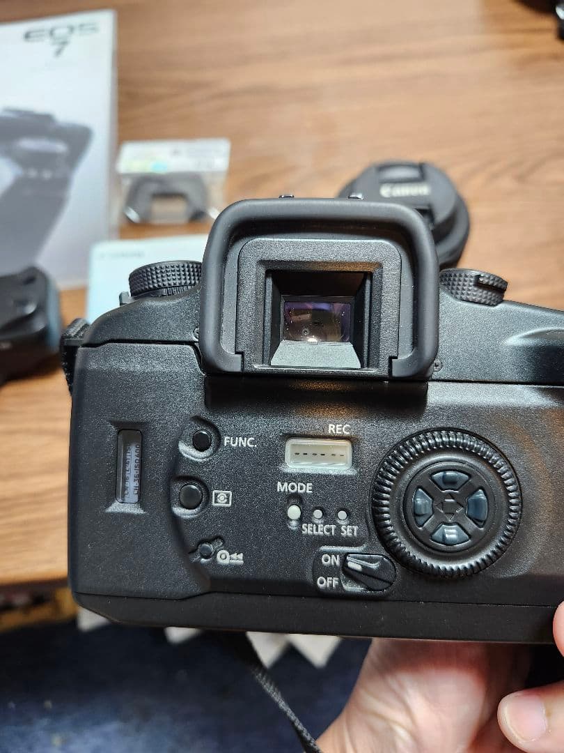 Canon EOS 7 50mm 1.8　バッテリーパック・カタログ付き