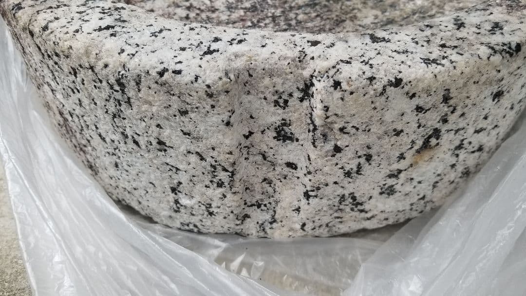 ヴィンテージ　希少品質　御影石　挽き臼　庭石　上下セット