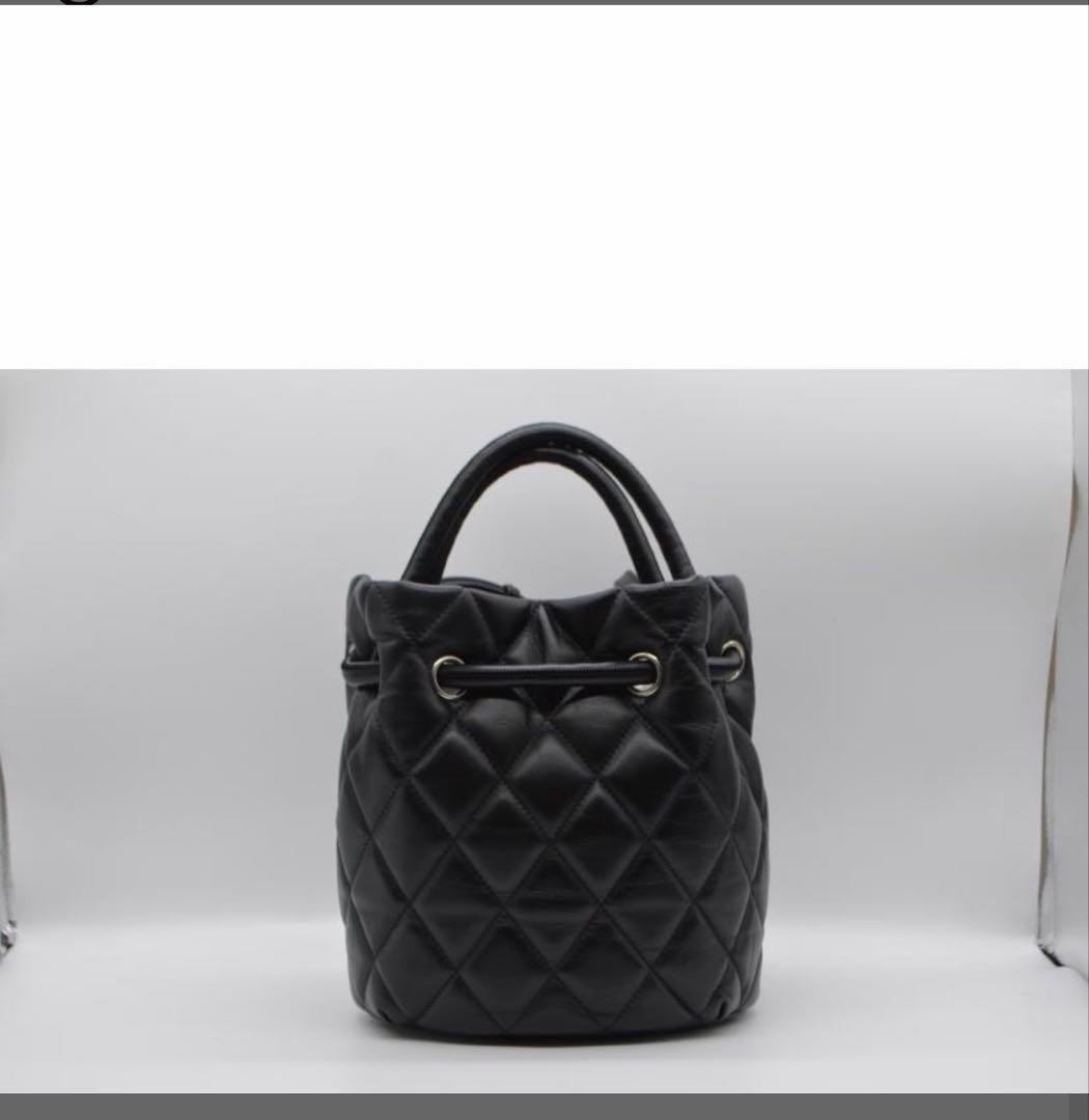 こ*く様 【美品】バレンシアガ Bバケット キルティング 2way レザーハンド