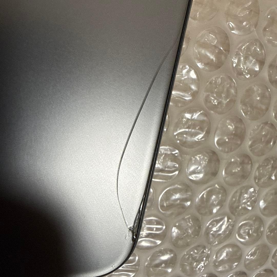 iPhone11pro 64GB 背面一部亀裂