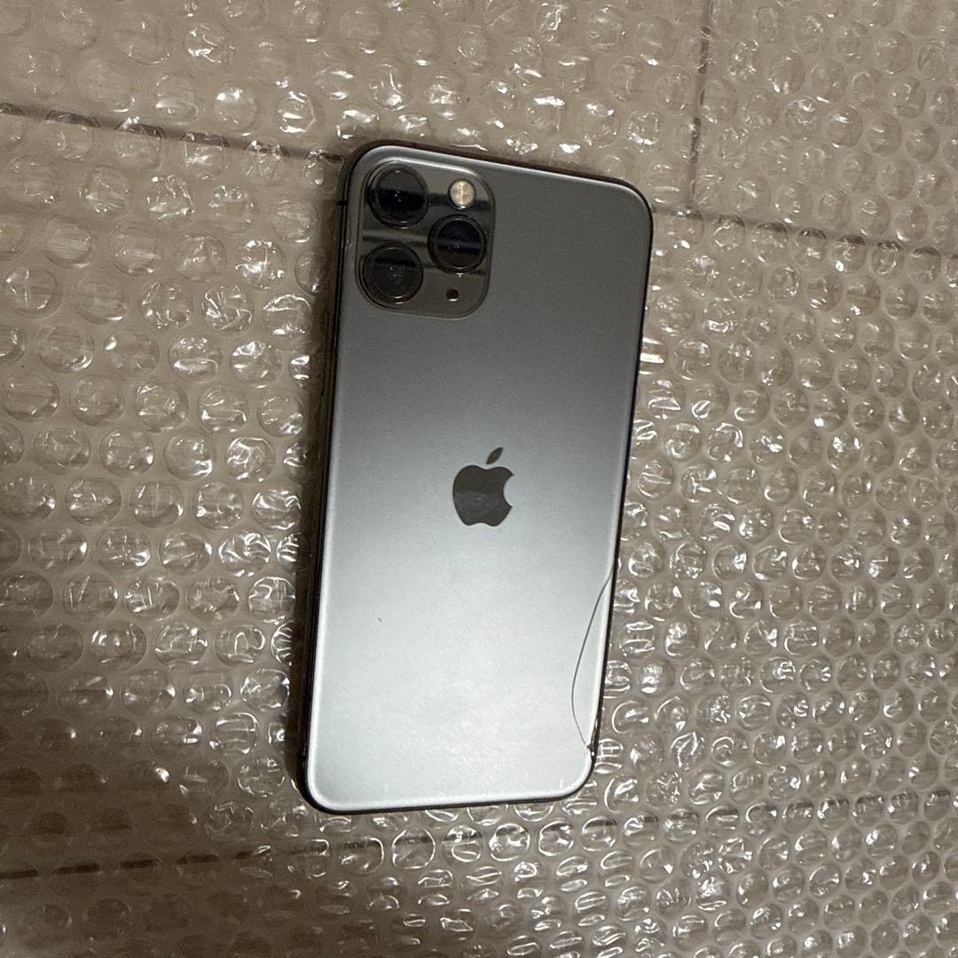 iPhone11pro 64GB 背面一部亀裂