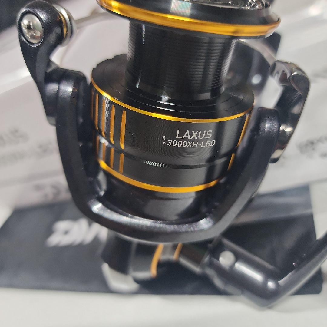 DAIWA ラグザス 3000XH-LBD スピニングリール　傷あり　ダイワ