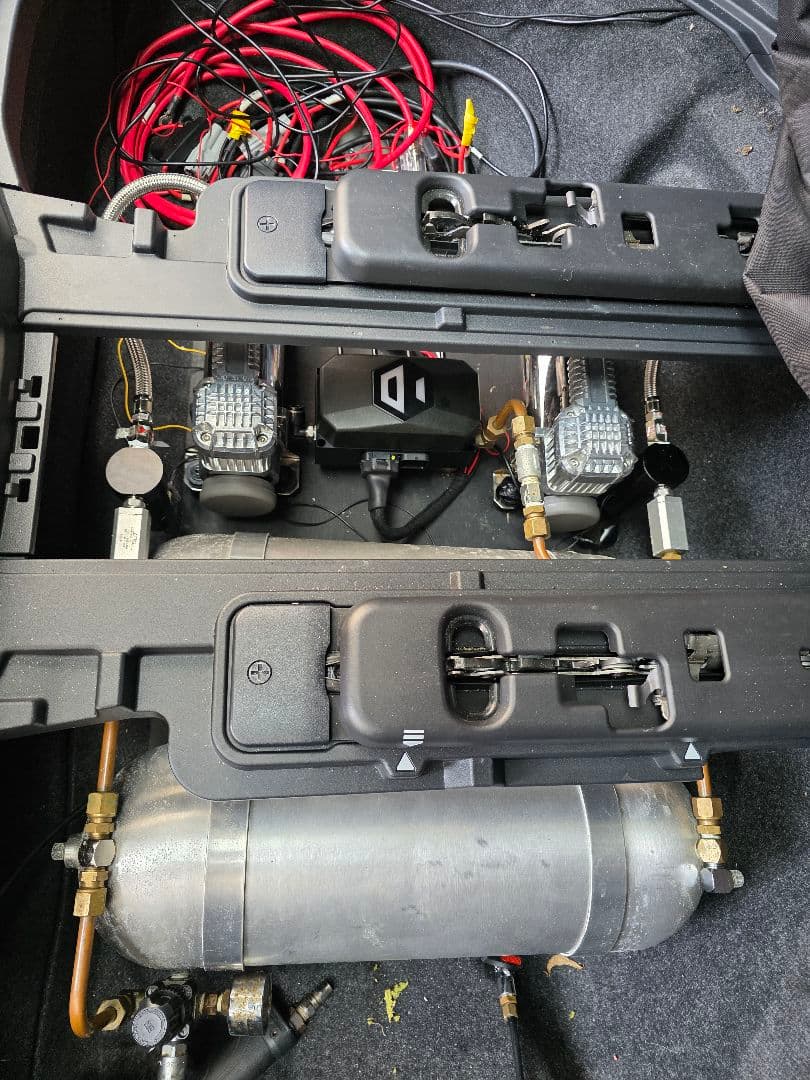 エアサス エアマネジメント エアコンプレッサー アルファード ヴェルファイア