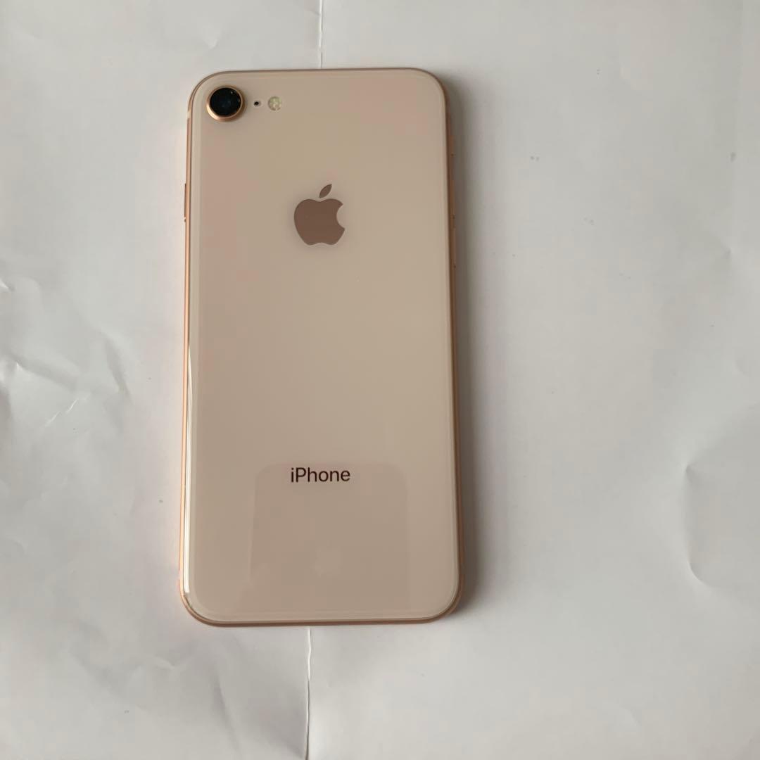 【美品】Apple iPhone 8 64GB ドコモ