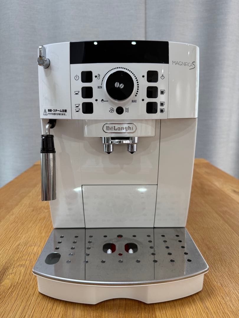 デロンギ　マグニフィカS ECAM22112W +ミルクジャグ350ml