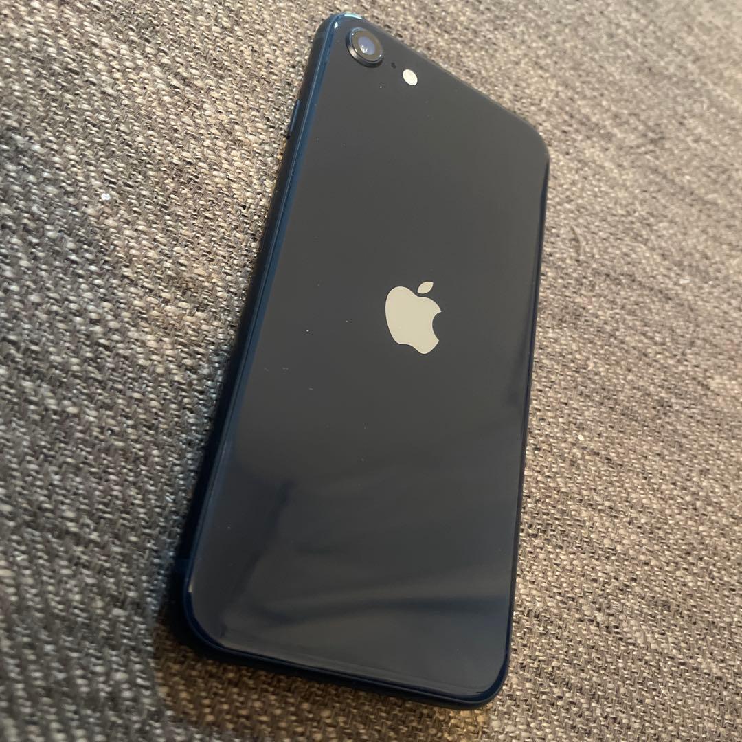 Apple iPhone SE ブラック　SMフリー 64GB
