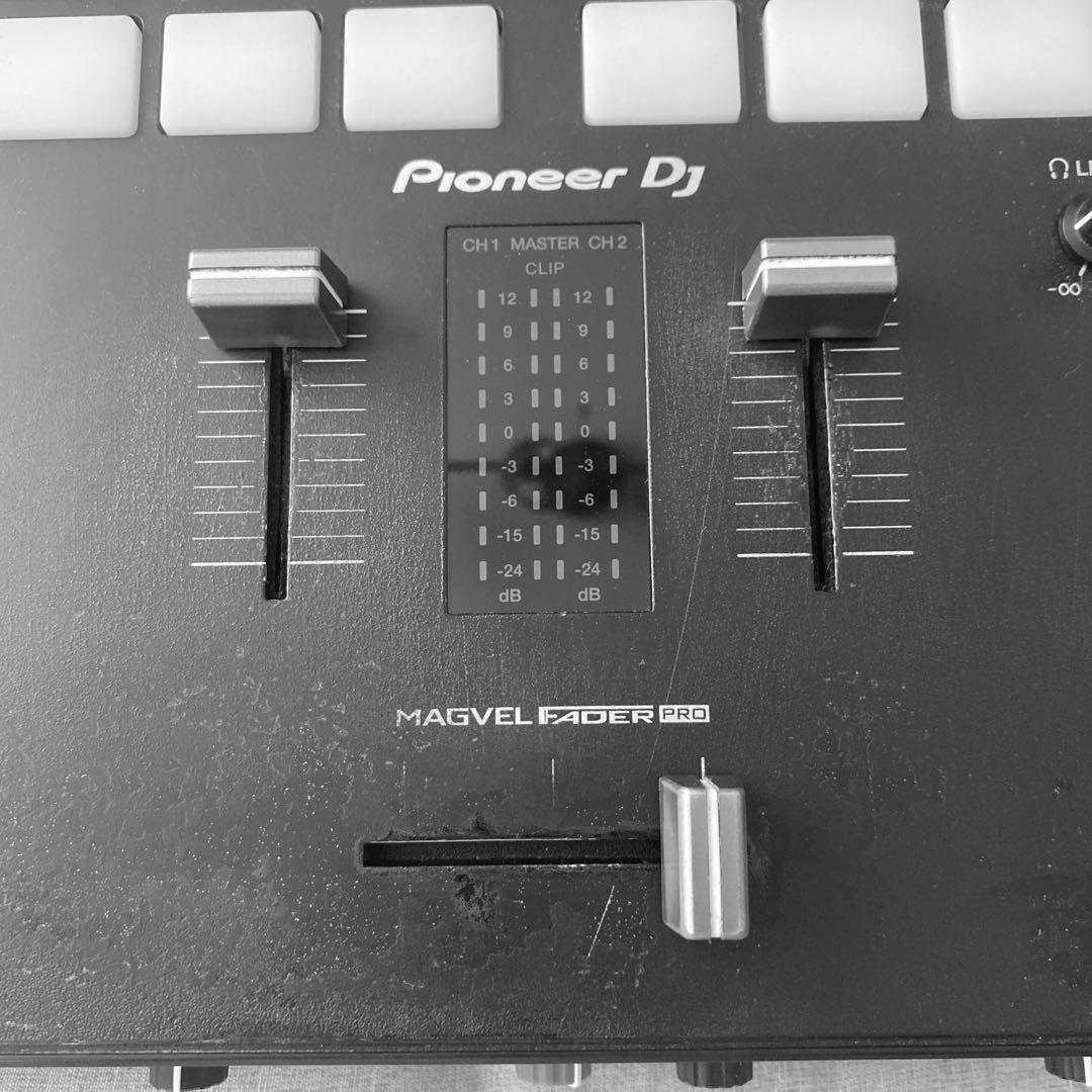 Pioneer DDJ-REV7 DJコントローラー