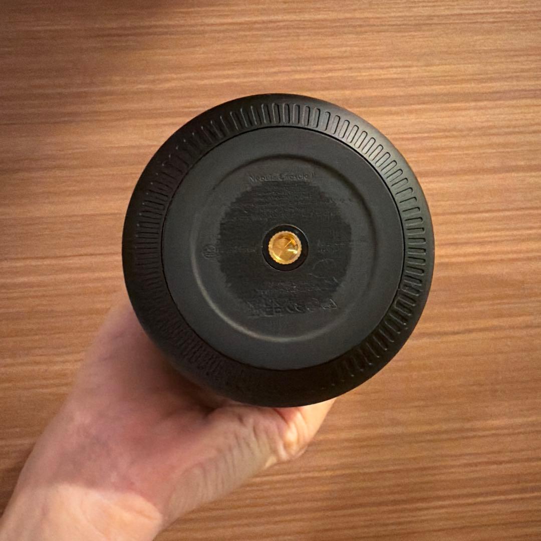 NEBULA Capsule II プロジェクター 本体と三脚