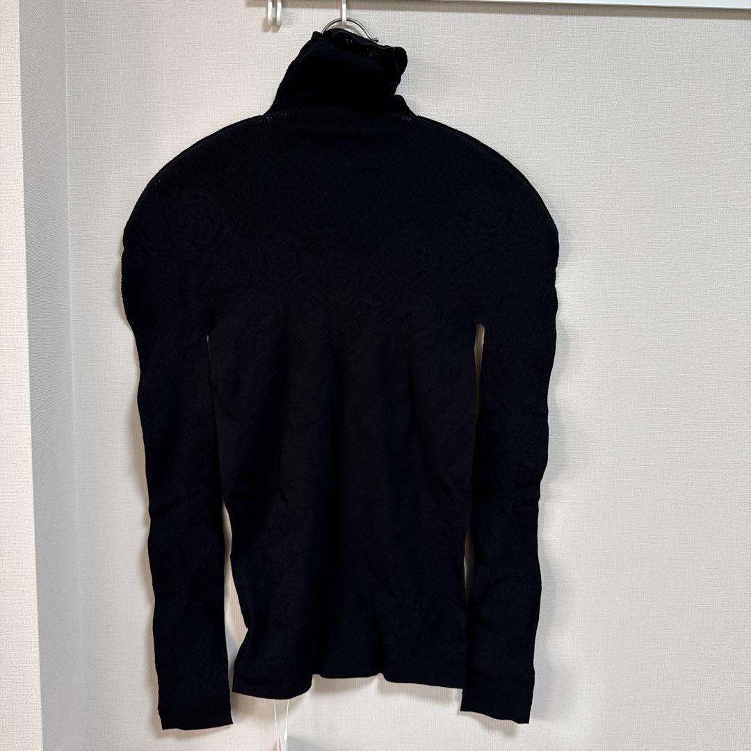 【新品】チャコットノーソーイングニット ローズモチーフ　タートルネック　黒