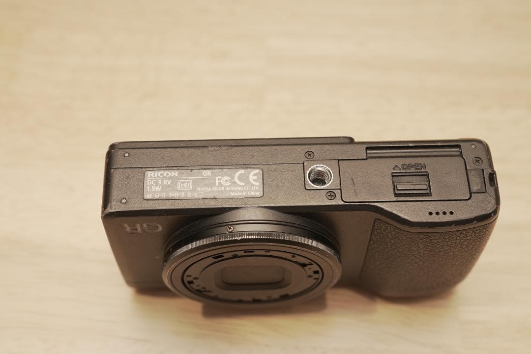 RICOH デジタルカメラ GR (APS-C) 初代モデル