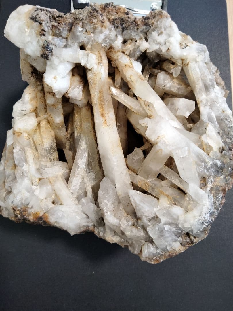 長野県　天然水晶　栗生水晶山産　水晶　原石　2.8キロ　大サイズ　早い者勝ち