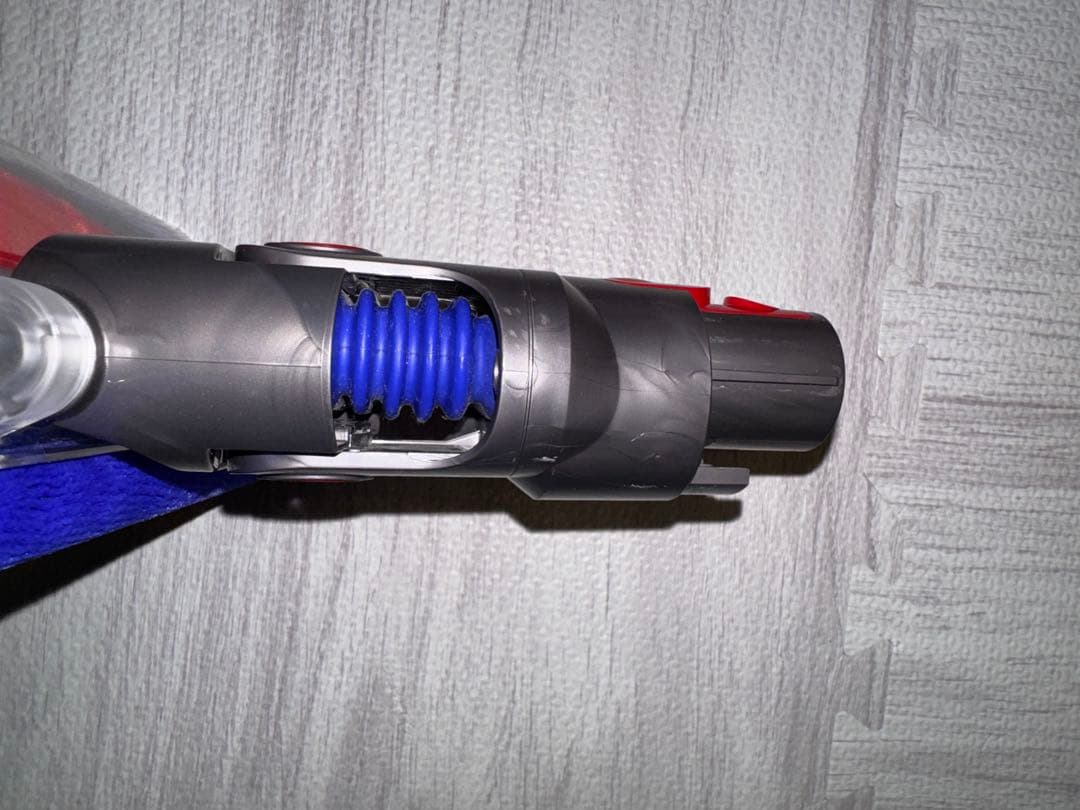 Dyson V8 パープル　本体、ヘッドともに分解洗浄済み