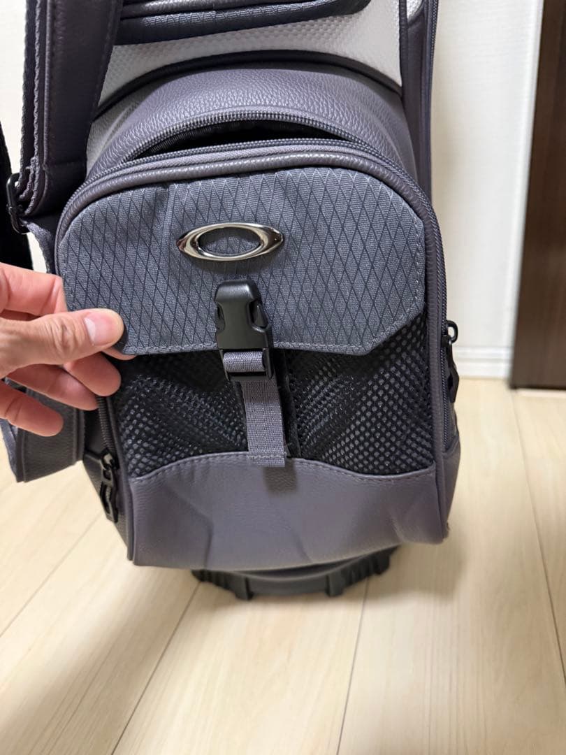 OAKLEY ゴルフ　キャディバッグ グレー/ホワイト