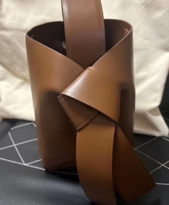 acne studios ムスビハンドバッグ