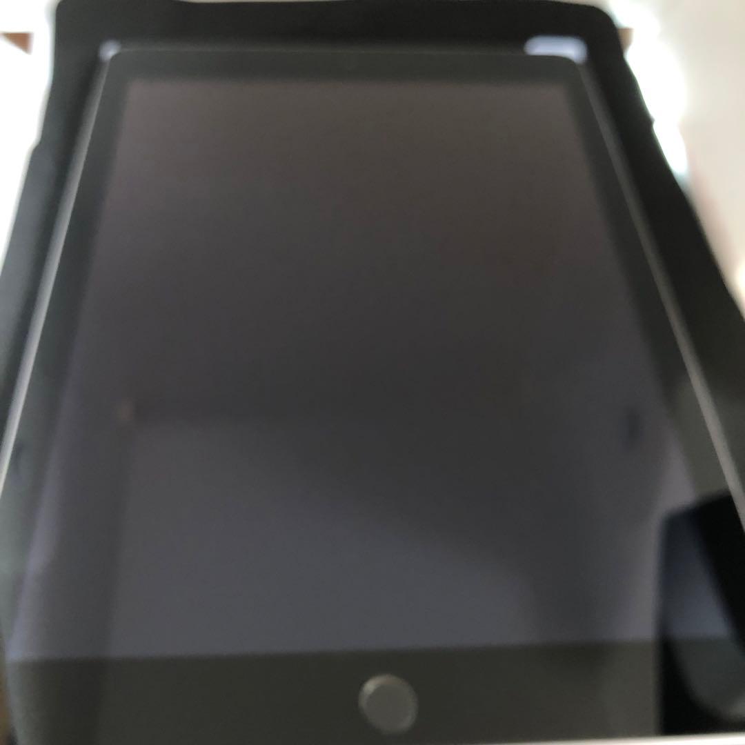 【完動品】iPad 第5世代 32GB Wi-Fi【すぐ発送】