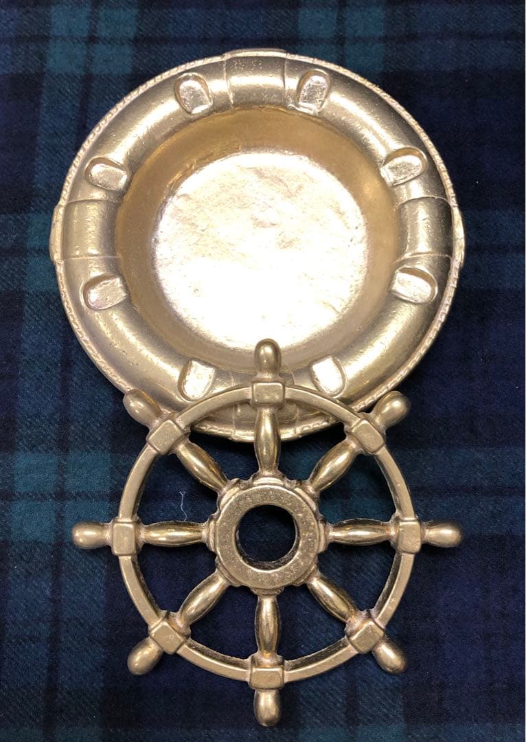 ゴールド 舵輪デザイン 装飾品 灰皿