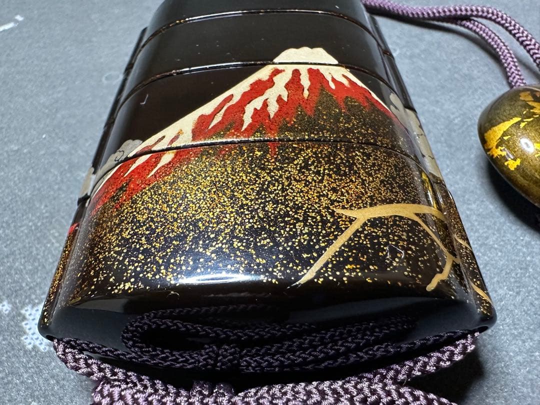 印籠　富士　蒔絵　根付　置物　古美術品　 細密細工　骨董　アンティーク　工芸品