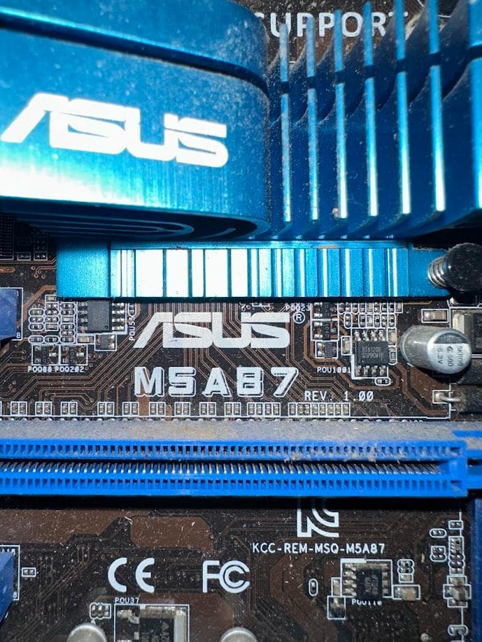 ASUS M5A87 マザーボード + AMD Phenom II X4 955