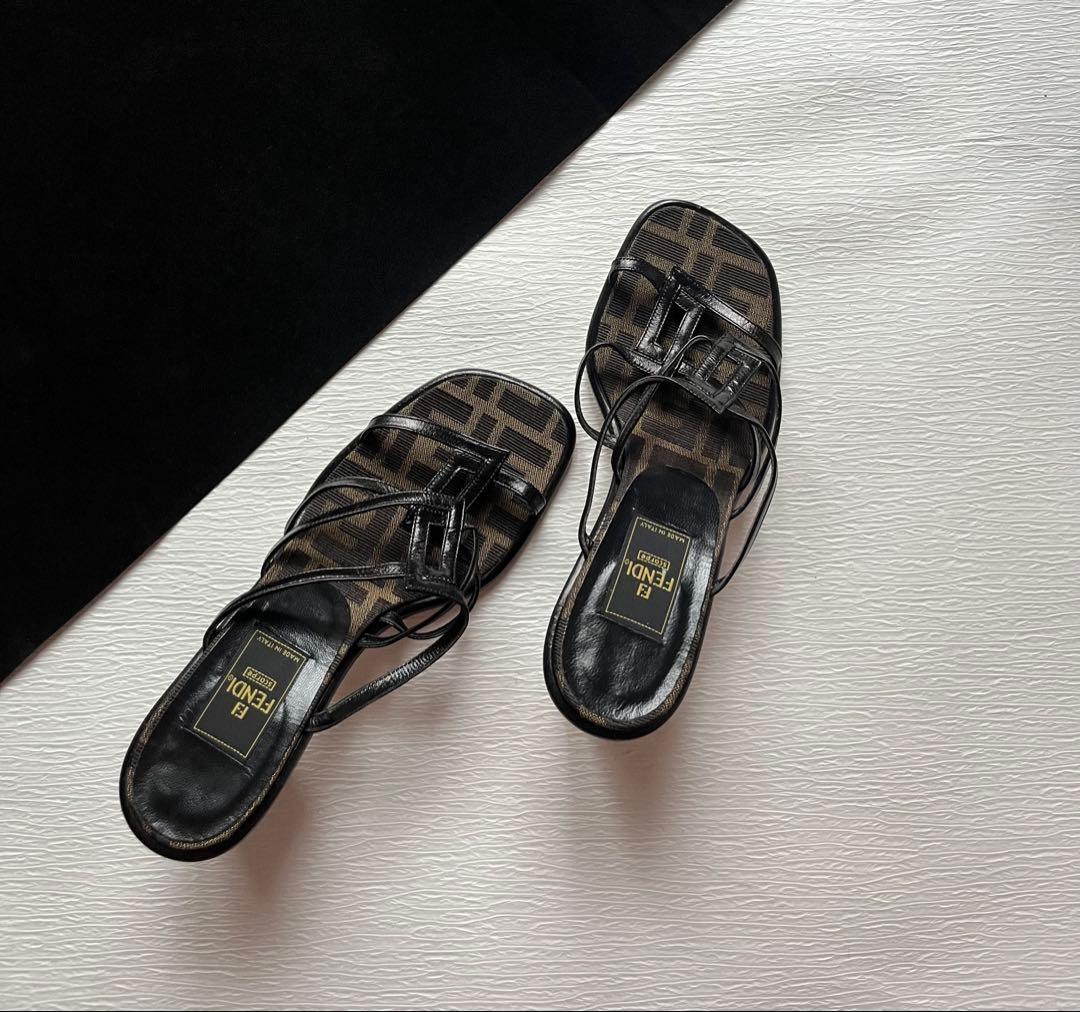 新品未使用 FENDI フェンディ ズッカ柄 サンダル イタリア製　351/2