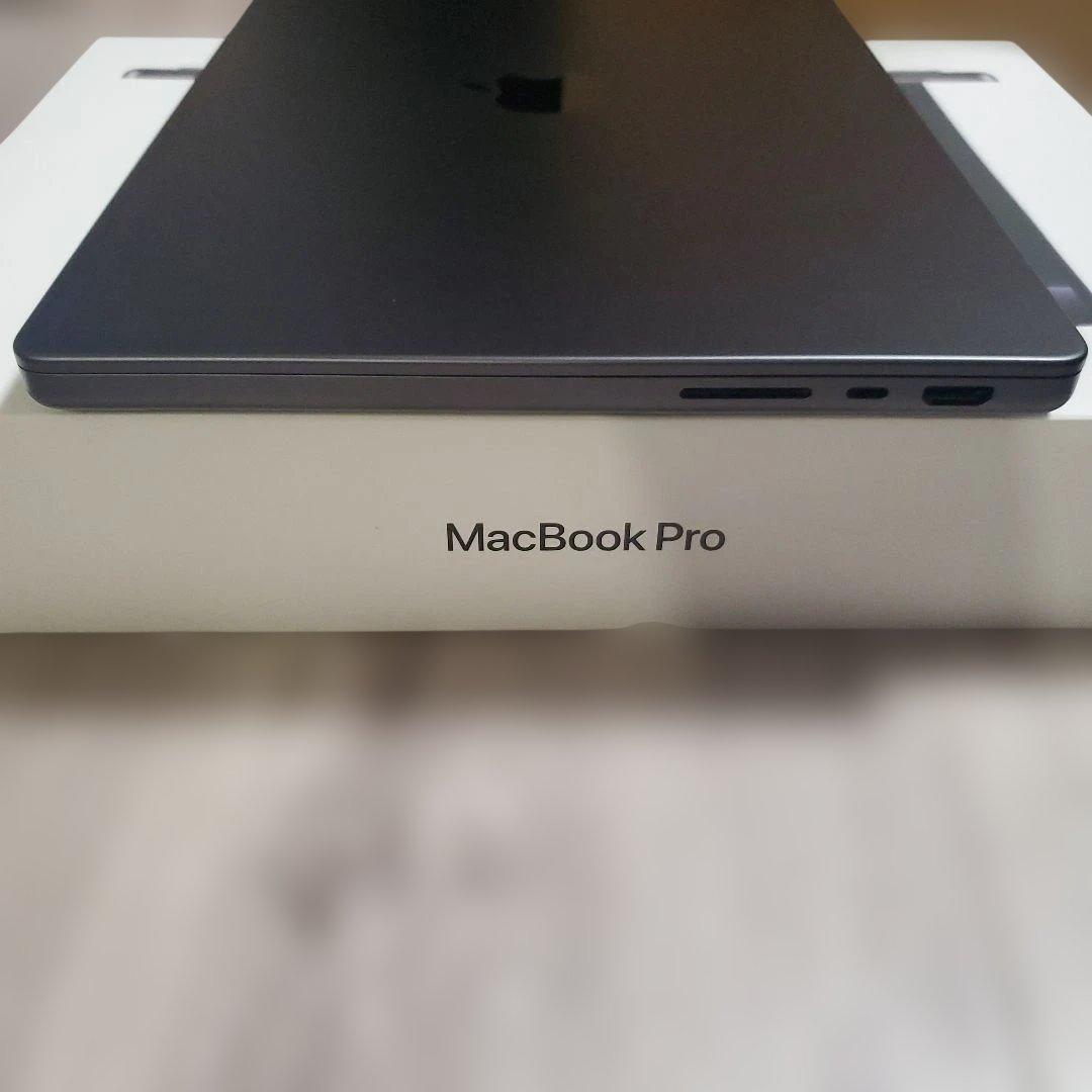 MacBook本体 MacBook Pro M4 16GB