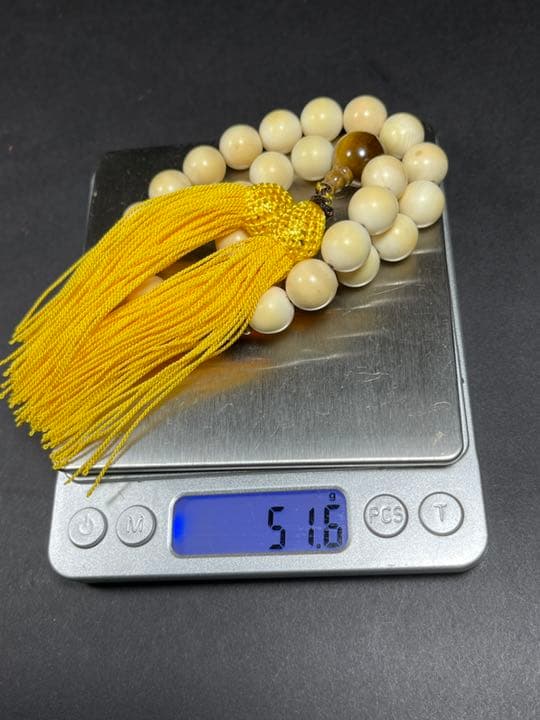 数珠 念珠 仏教美術 玉直径1.2cm 重量５1.6ｇです。中古品です。