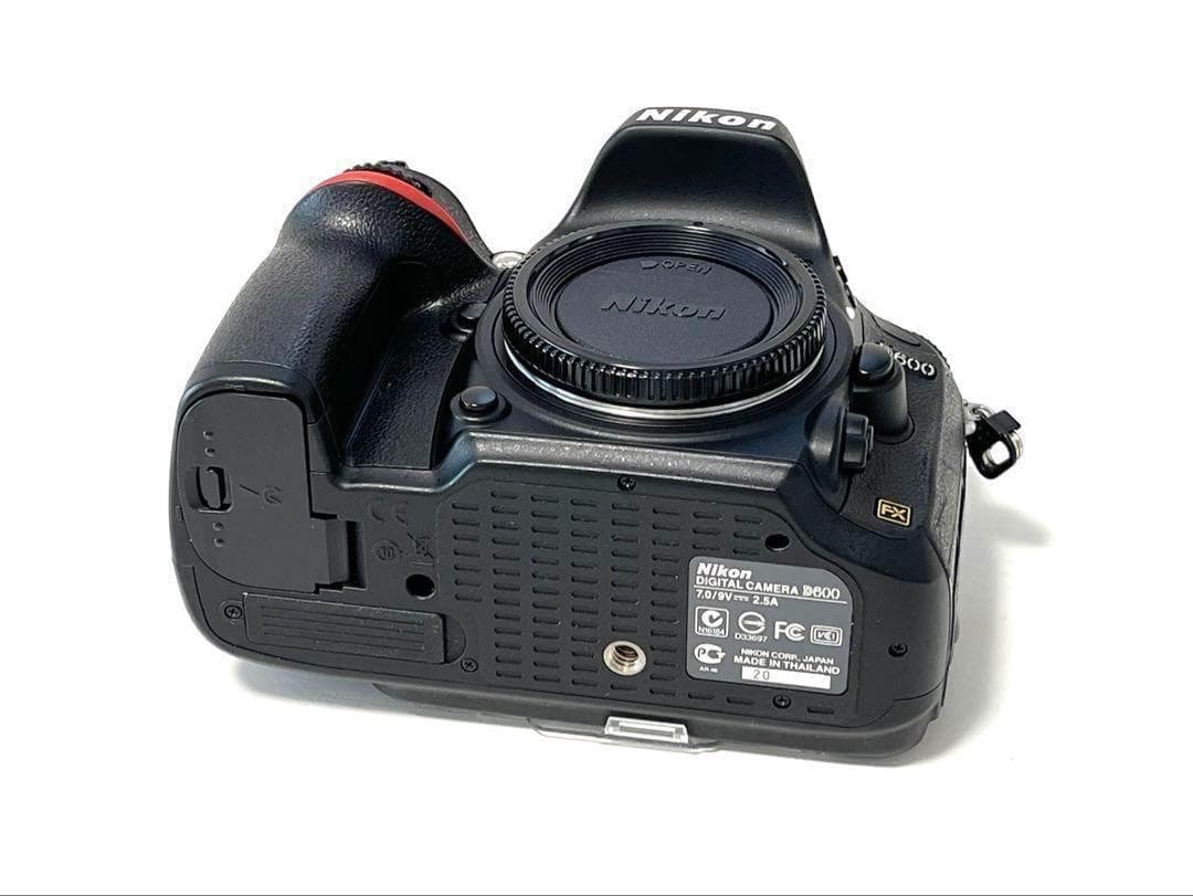 ☆撮影数3900回以下☆Nikon D600ボディセット美品希少　FXフルサイズ