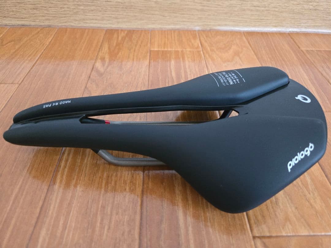 プロロゴ prologo NAGO R4 PAS TiroXレール サドル