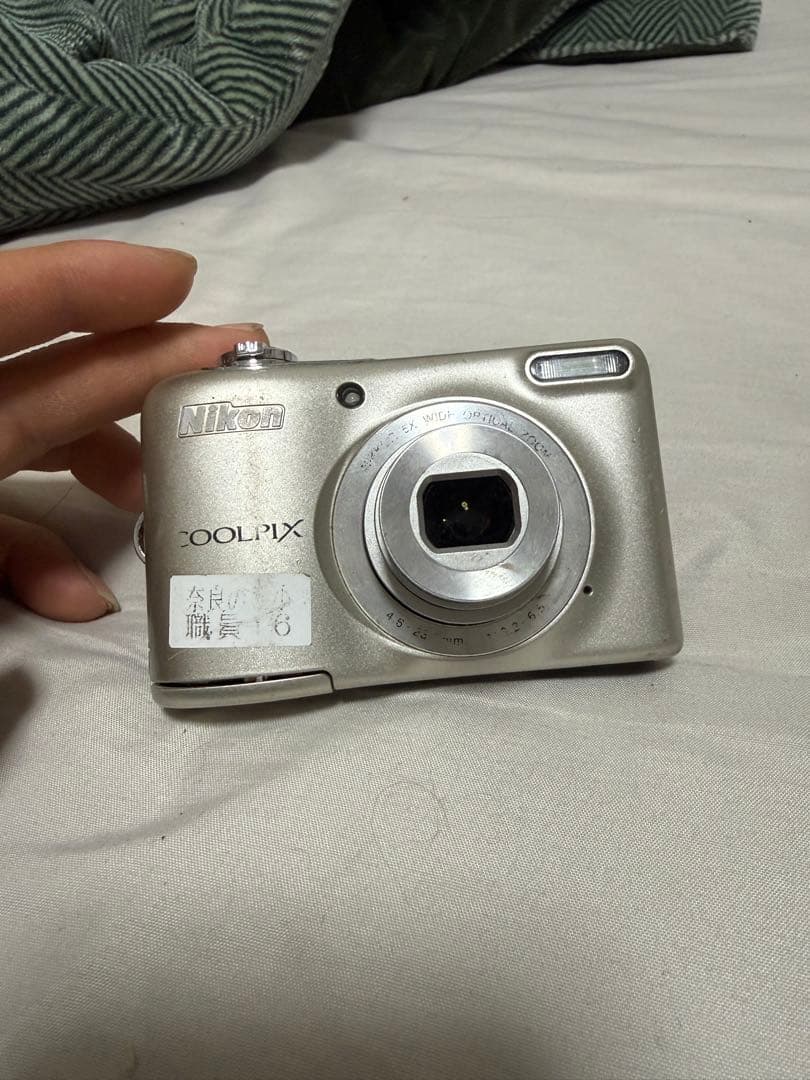 Nikon Coolpix L32 シルバー コンパクトデジタルカメラ
