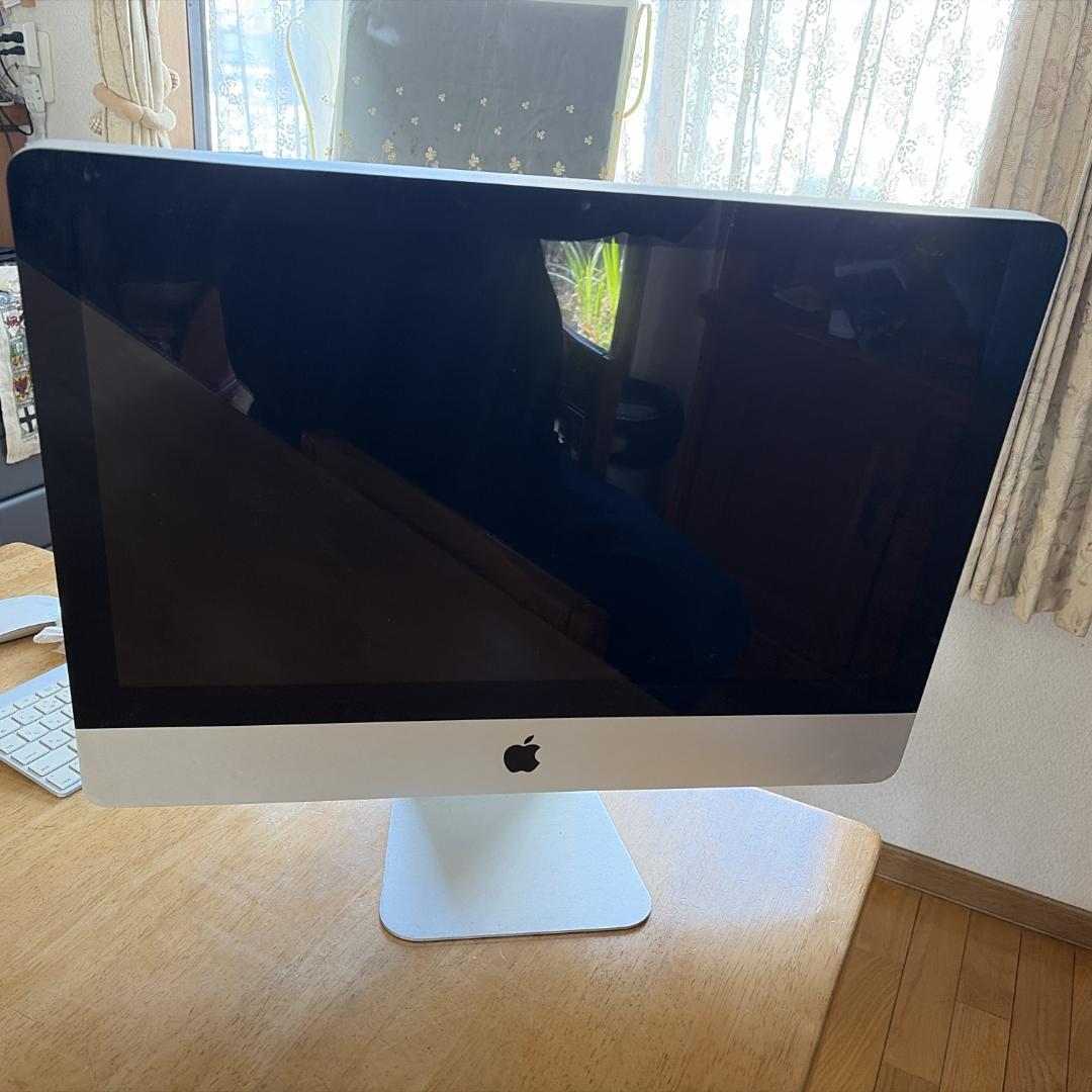 Macデスクトップ iMac (21.5-inch, Mid 2010)