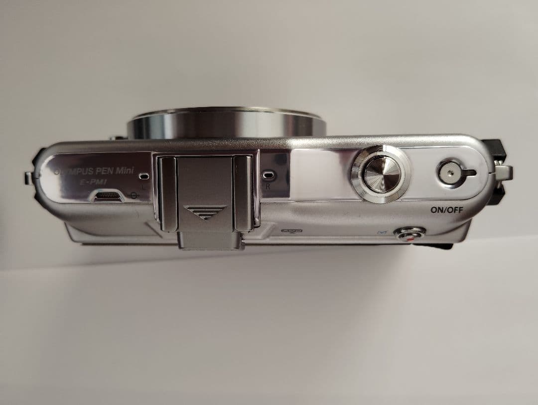 OLYMPUS E-PM1 ミラーレス一眼ダブルズームレンズ