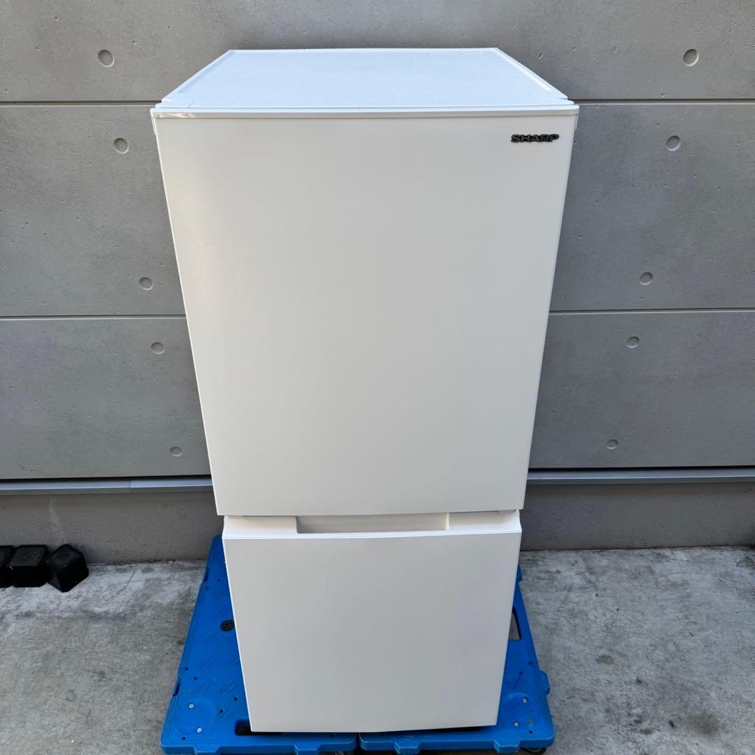 203⭐️2024年製美品★シャープ　冷蔵庫　右、左開き　自動霜取り　一人暮らし
