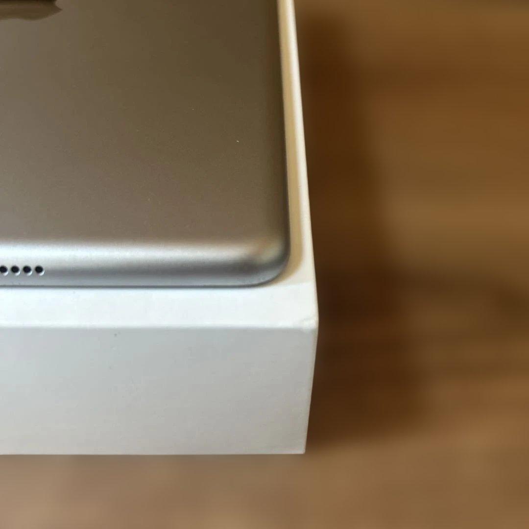 iPad 第6世代 32GB スペースグレイ　9.7インチ