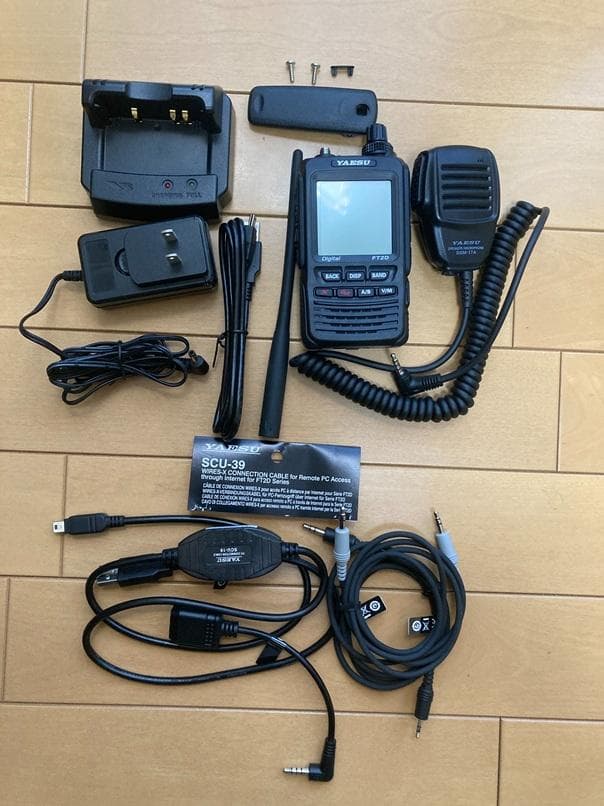 YAESU FT2D 無線機+SSM-17Aスピーカーマイク付き