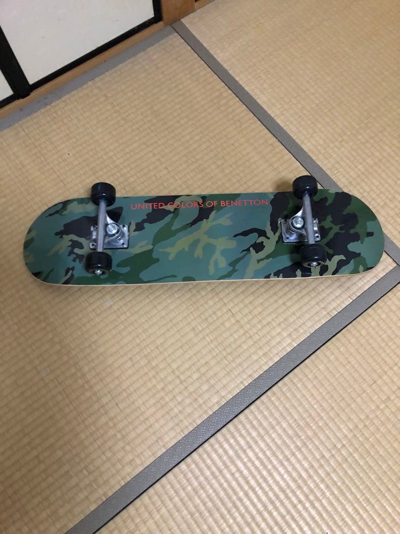 UNITED COLORS OF BENETTON 迷彩スケートボード