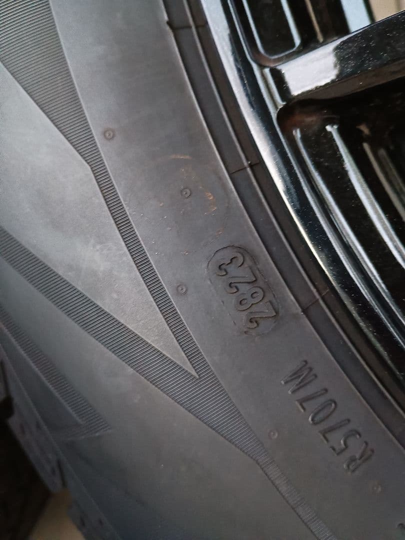 225/60R18 スタッドレスホイールセット　美品バリ山　ハリアーＲＡＶ4に！