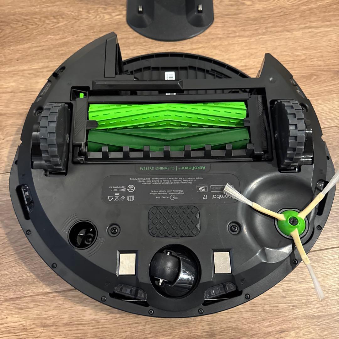 irobot Roomba i7 本体　充電スタンドのみ