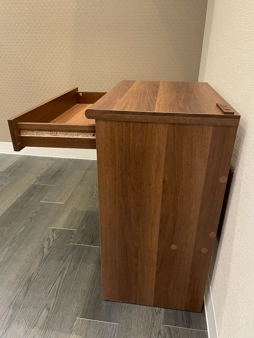 ダークブラウン 【パソコンデスク】コンセント、 引き出し付き ノリの付着有り