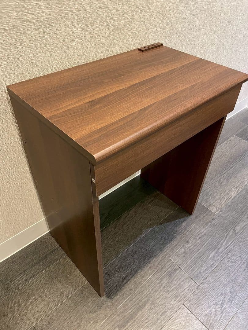ダークブラウン 【パソコンデスク】コンセント、 引き出し付き ノリの付着有り