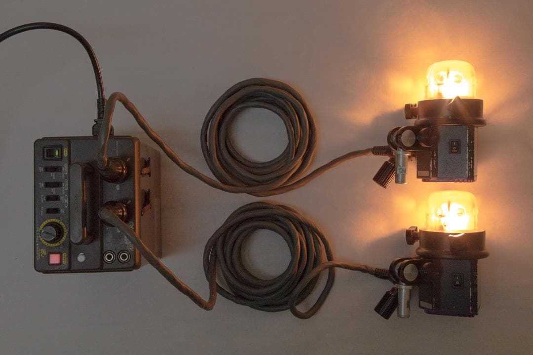 COMET コメットストロボ CB-2400Ⅳ +CB-25Hヘッド2灯 セット