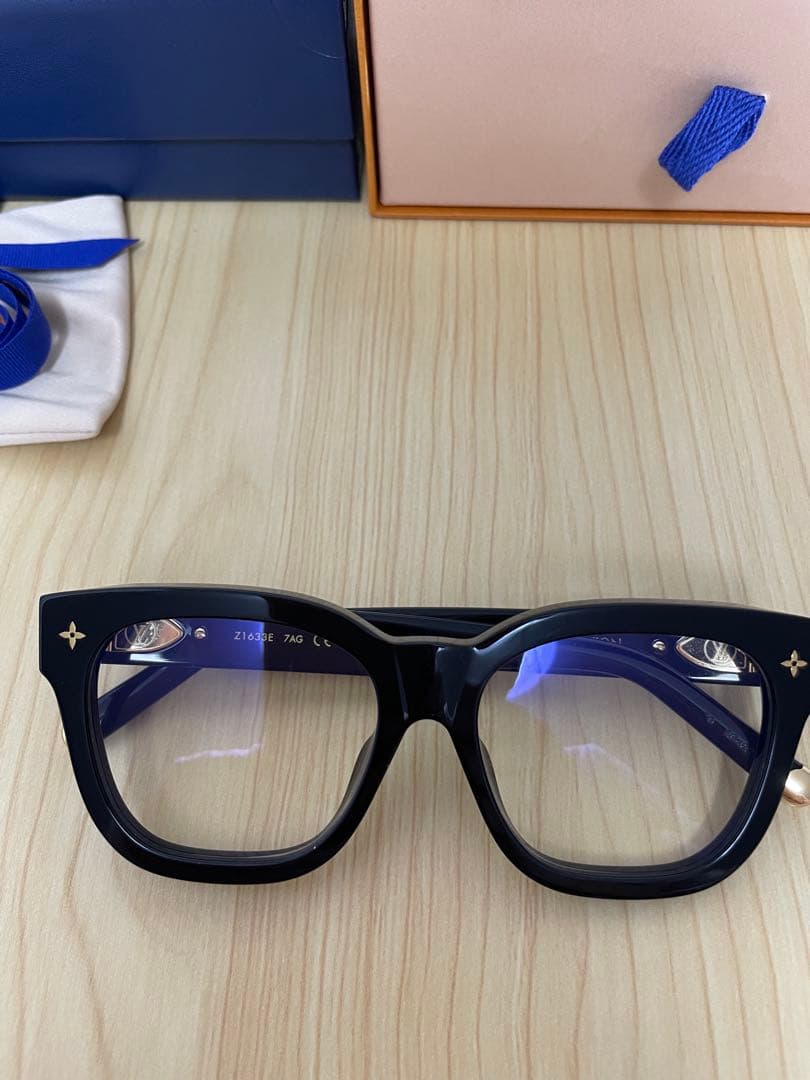 ルイヴィトン　ブラック スクエア型 メガネ